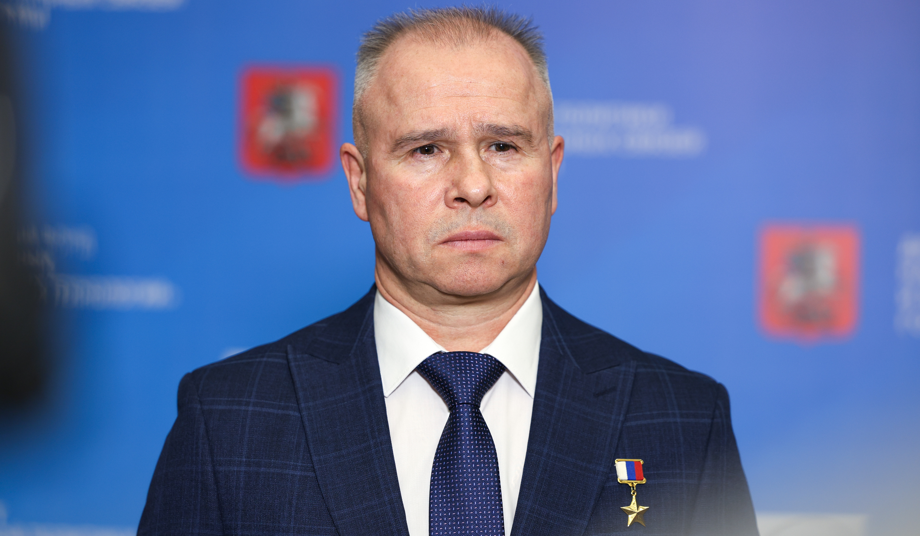 Фото с пресс-подхода «Героями не рождаются. Наши дни!»