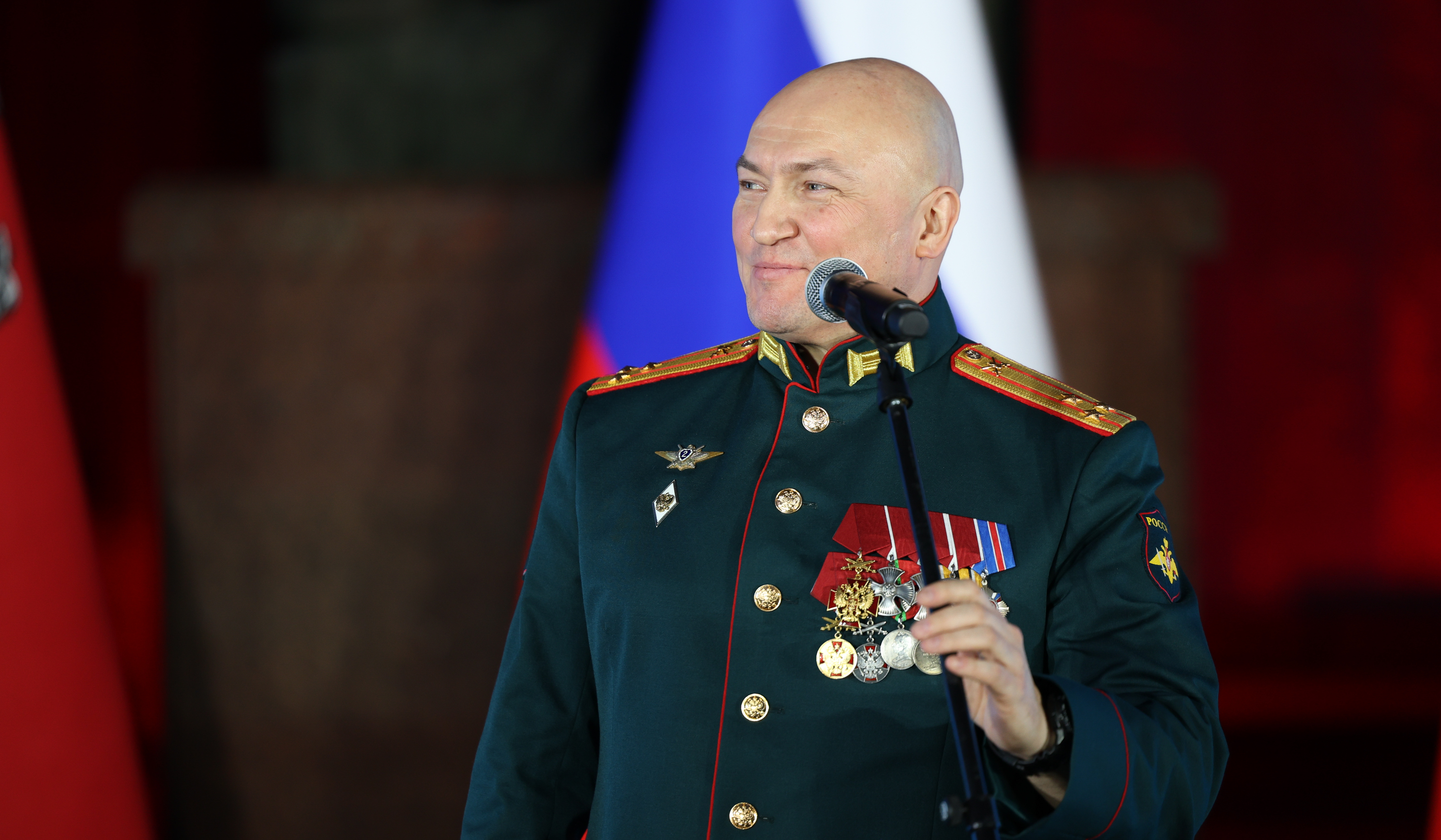 Фото с пресс-подхода «Героями не рождаются. Наши дни!»