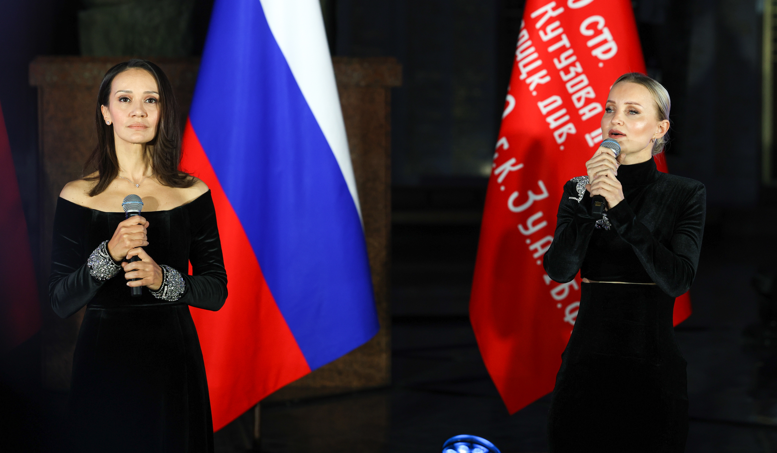 Фото с пресс-подхода «Героями не рождаются. Наши дни!»