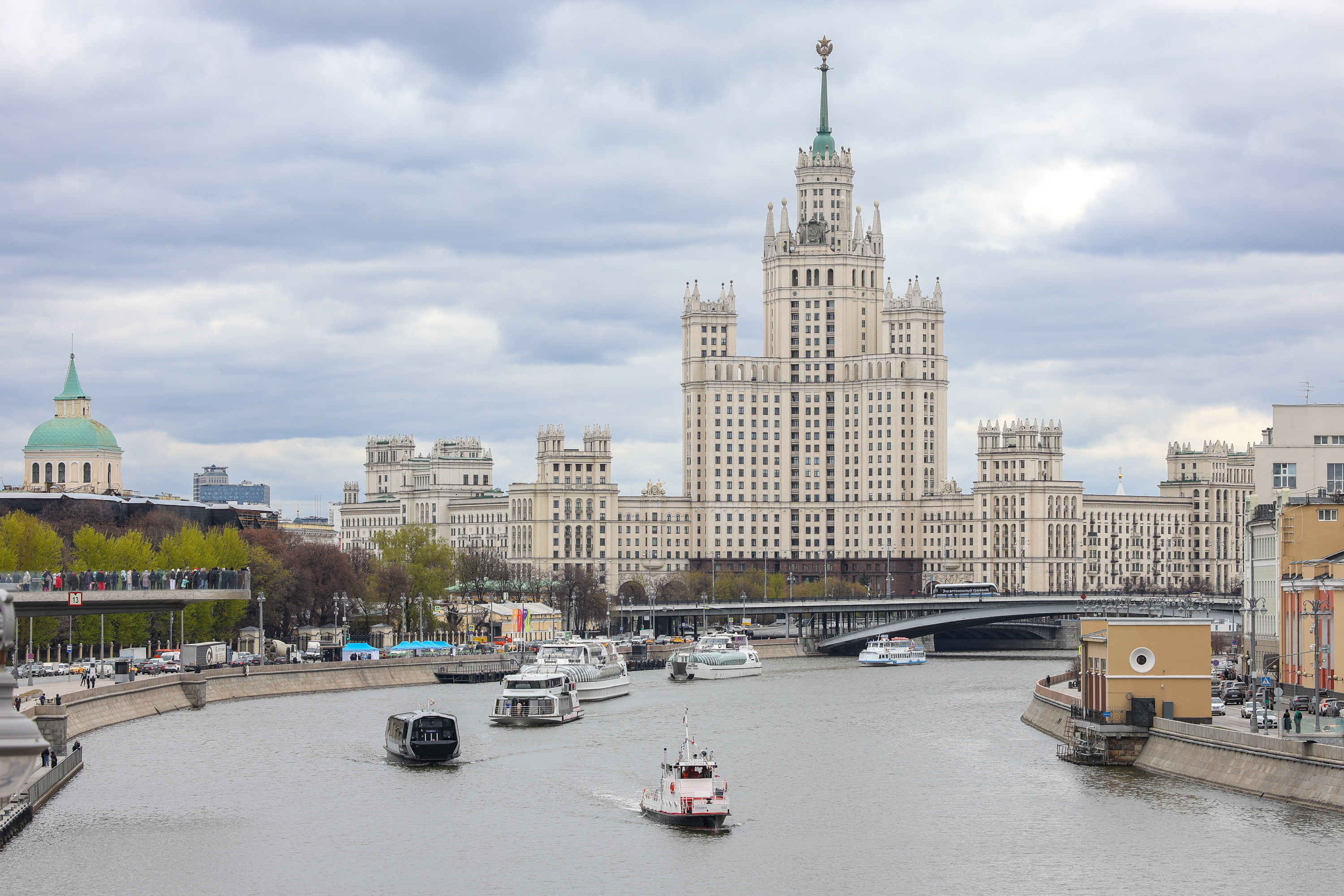 Парад судов по Москве-реке