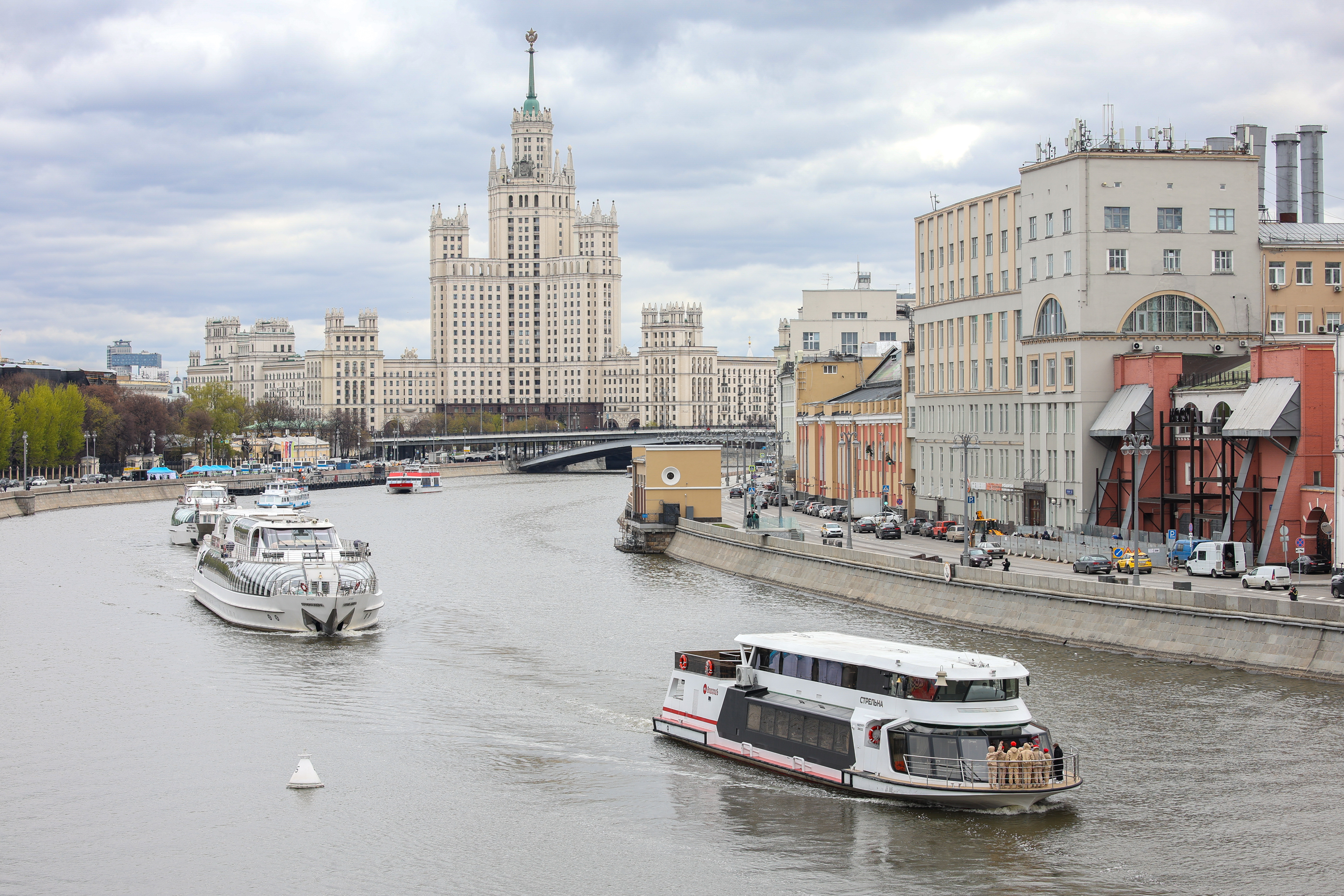 Парад судов по Москве-реке