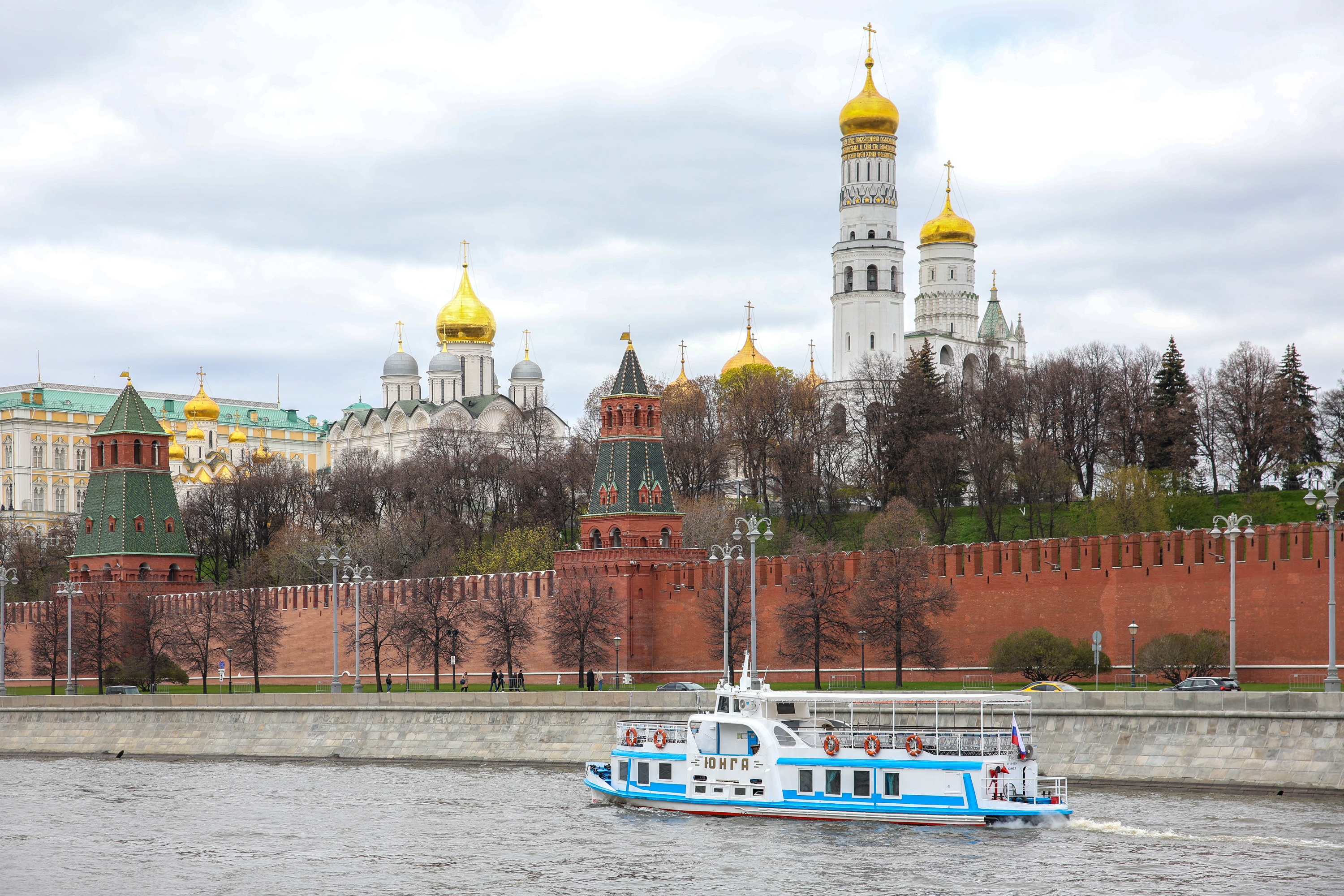 Парад судов по Москве-реке