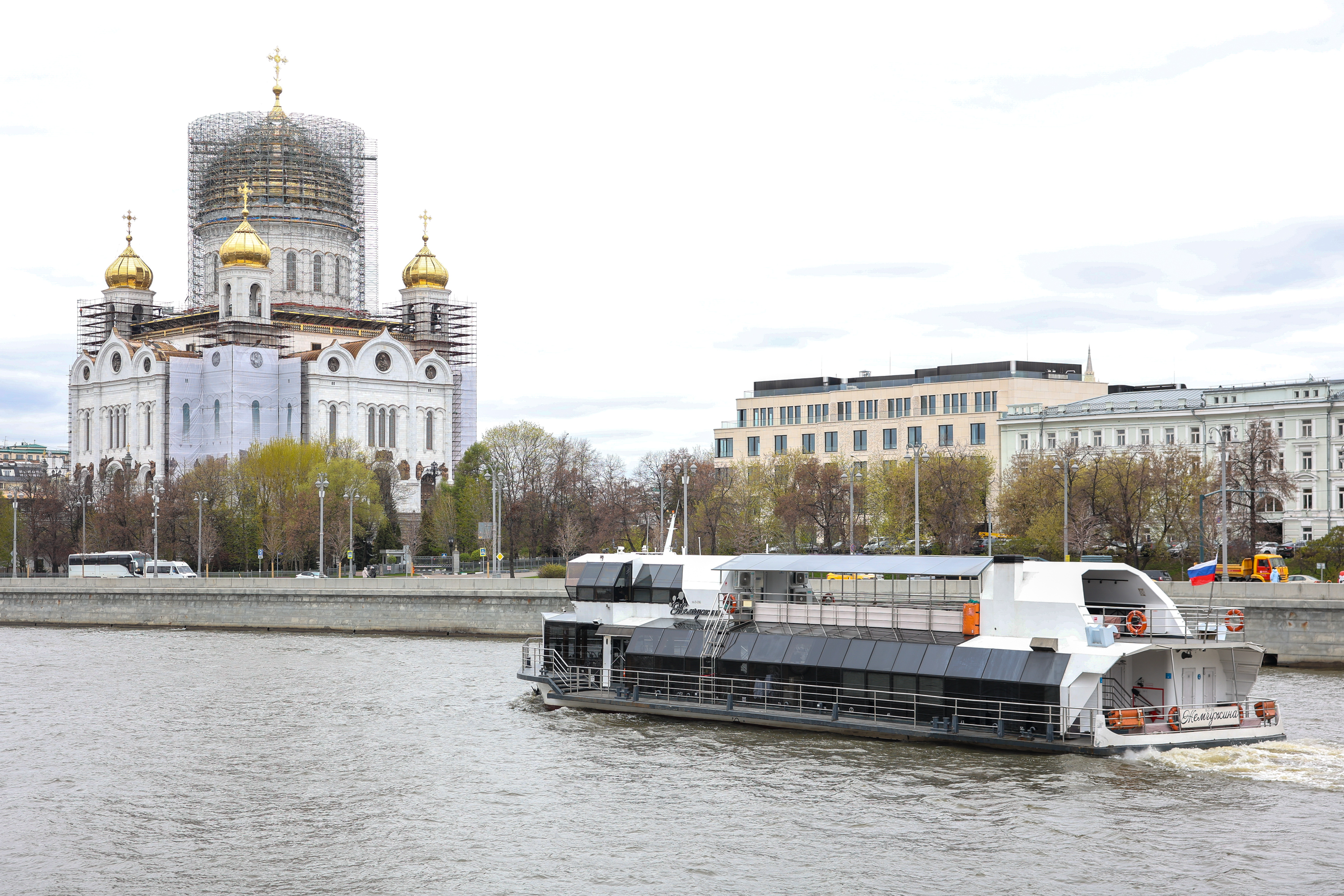 Парад судов по Москве-реке