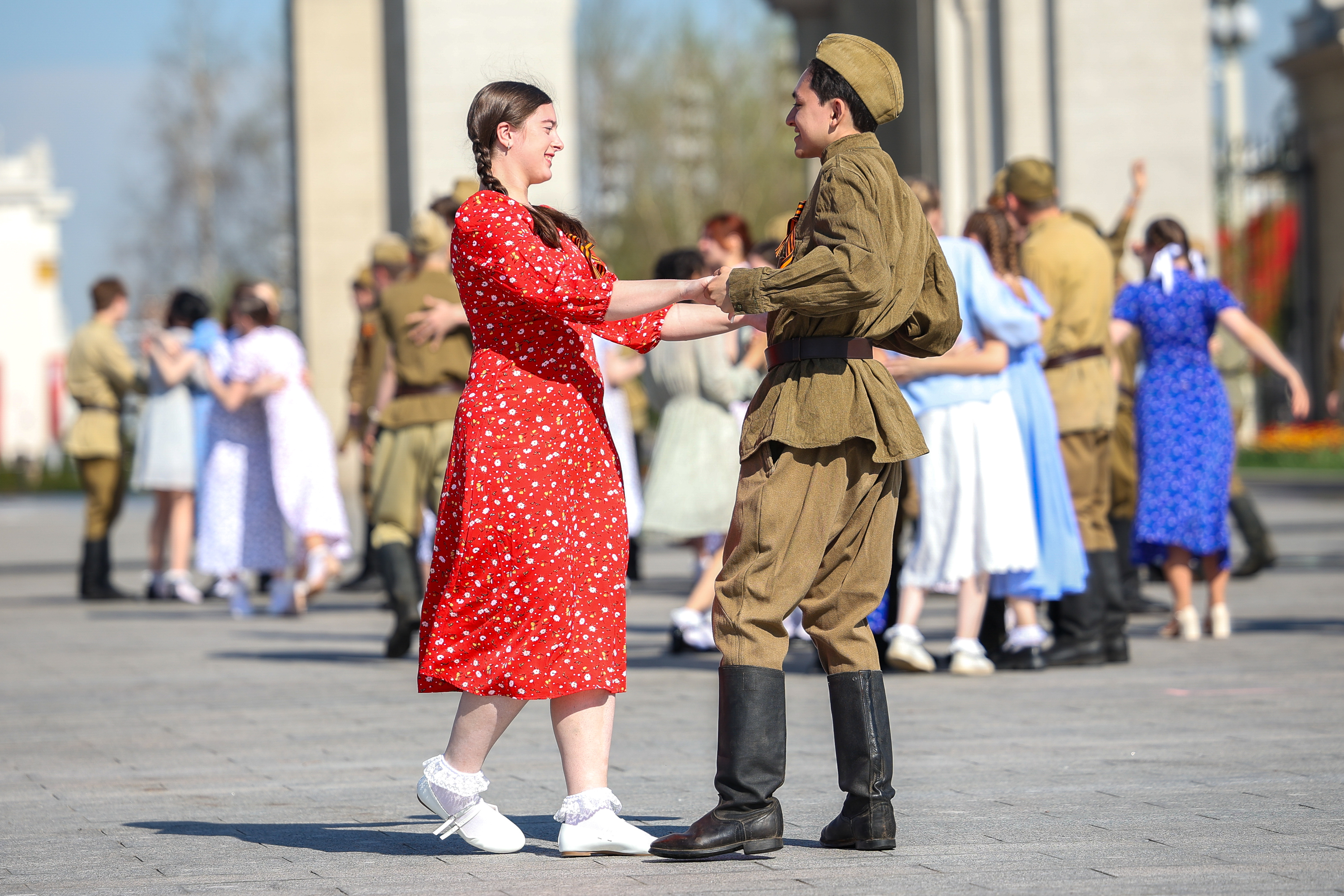 Акция «Вальс Победы» на ВДНХ
