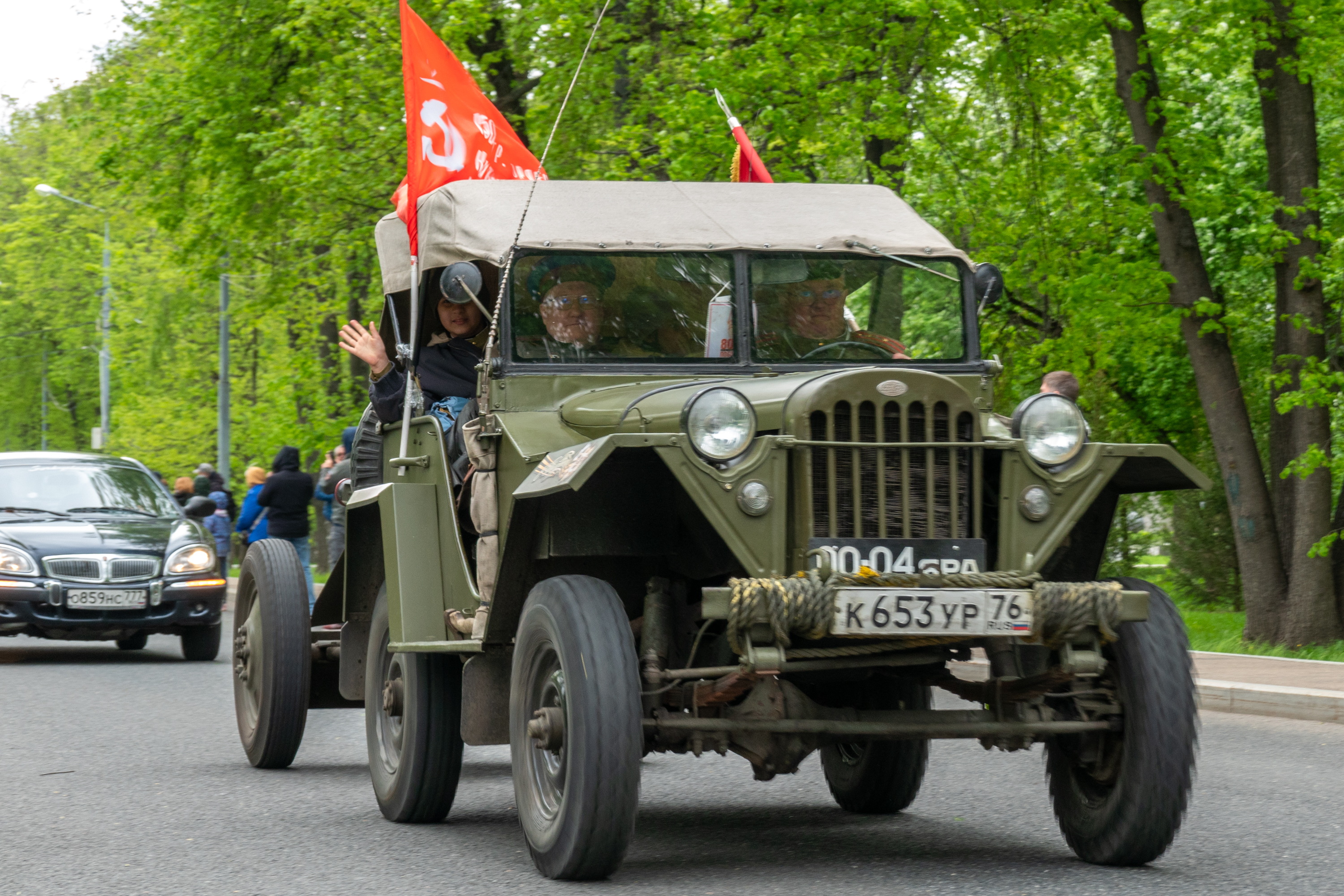 Ретроралли «Круг Победы» на Площади Победы