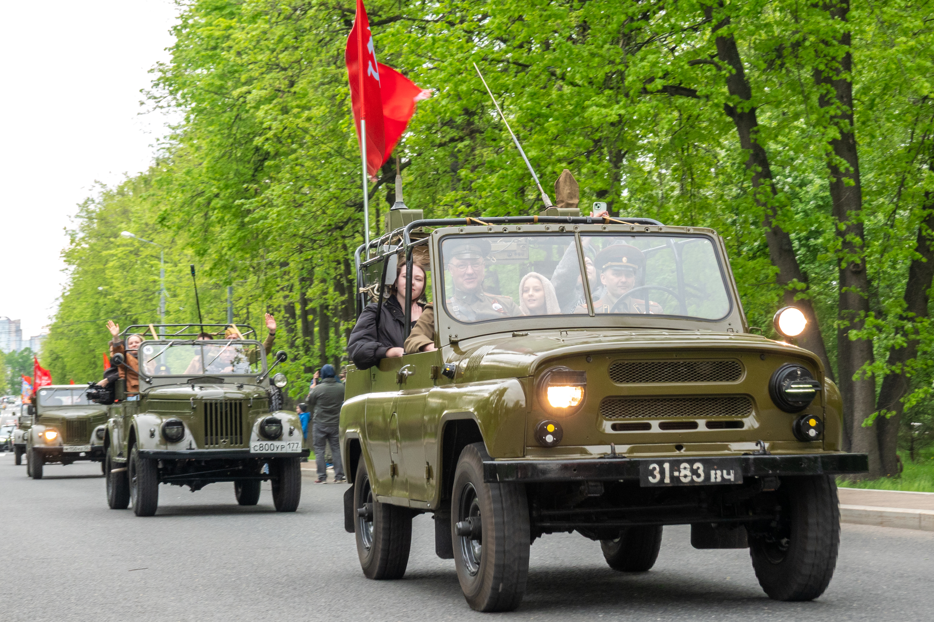 Ретроралли «Круг Победы» на Площади Победы