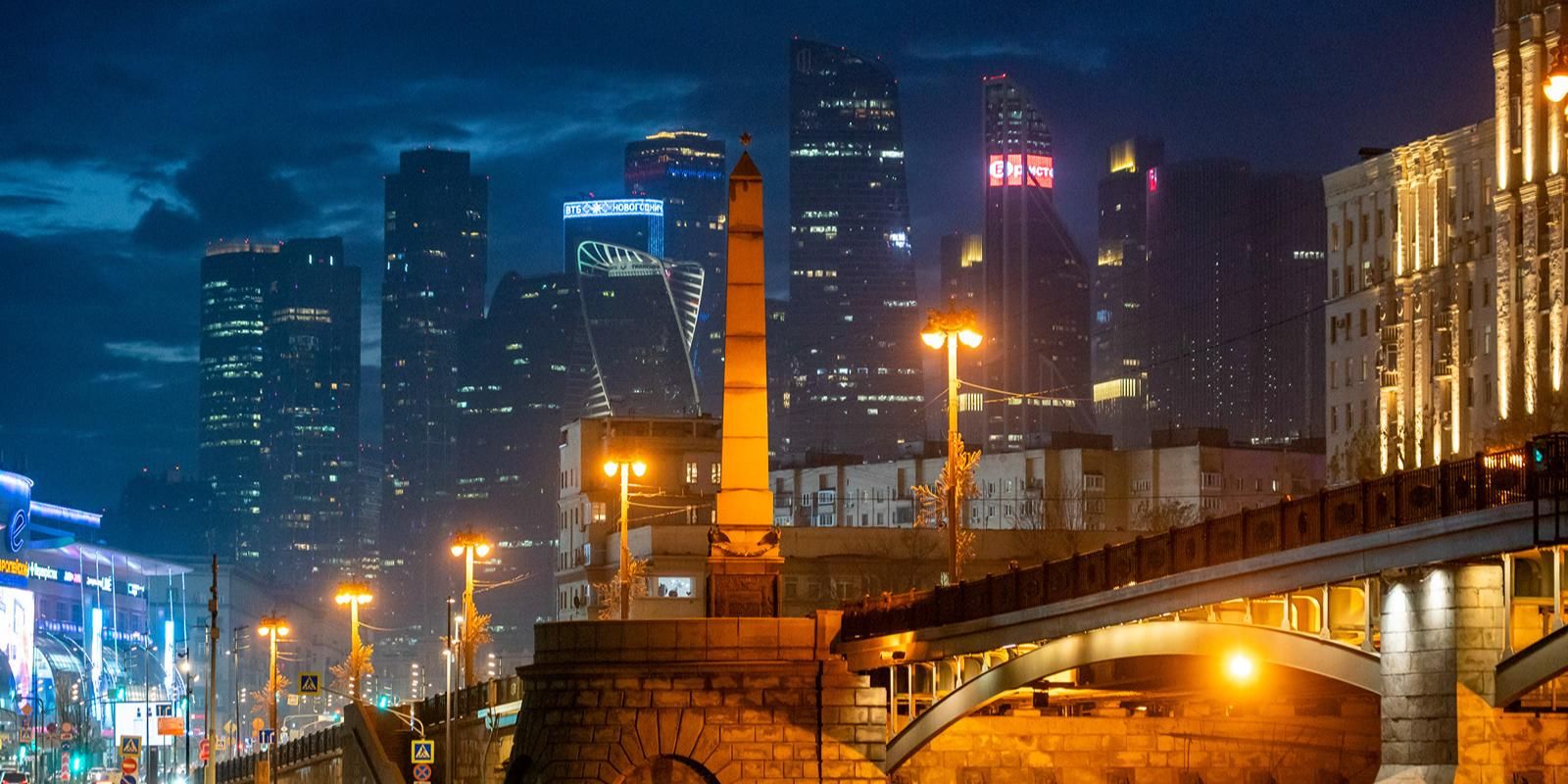 Собянин: К 2030 году практически все светильники в Москве будут светодиодными
