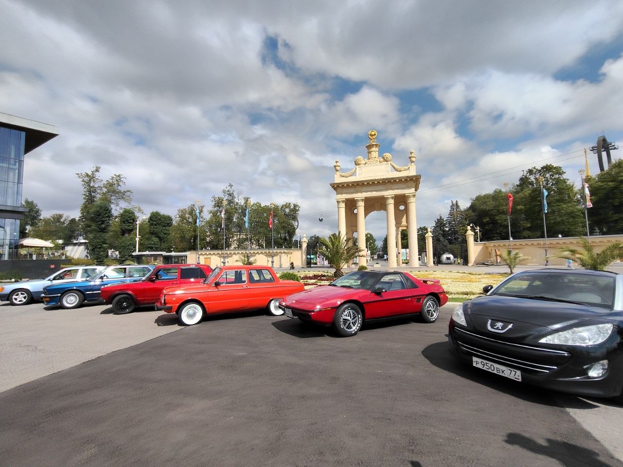 Фестиваль «ПроДвижение» на ВДНХ покажет 300 автомобилей разных эпох