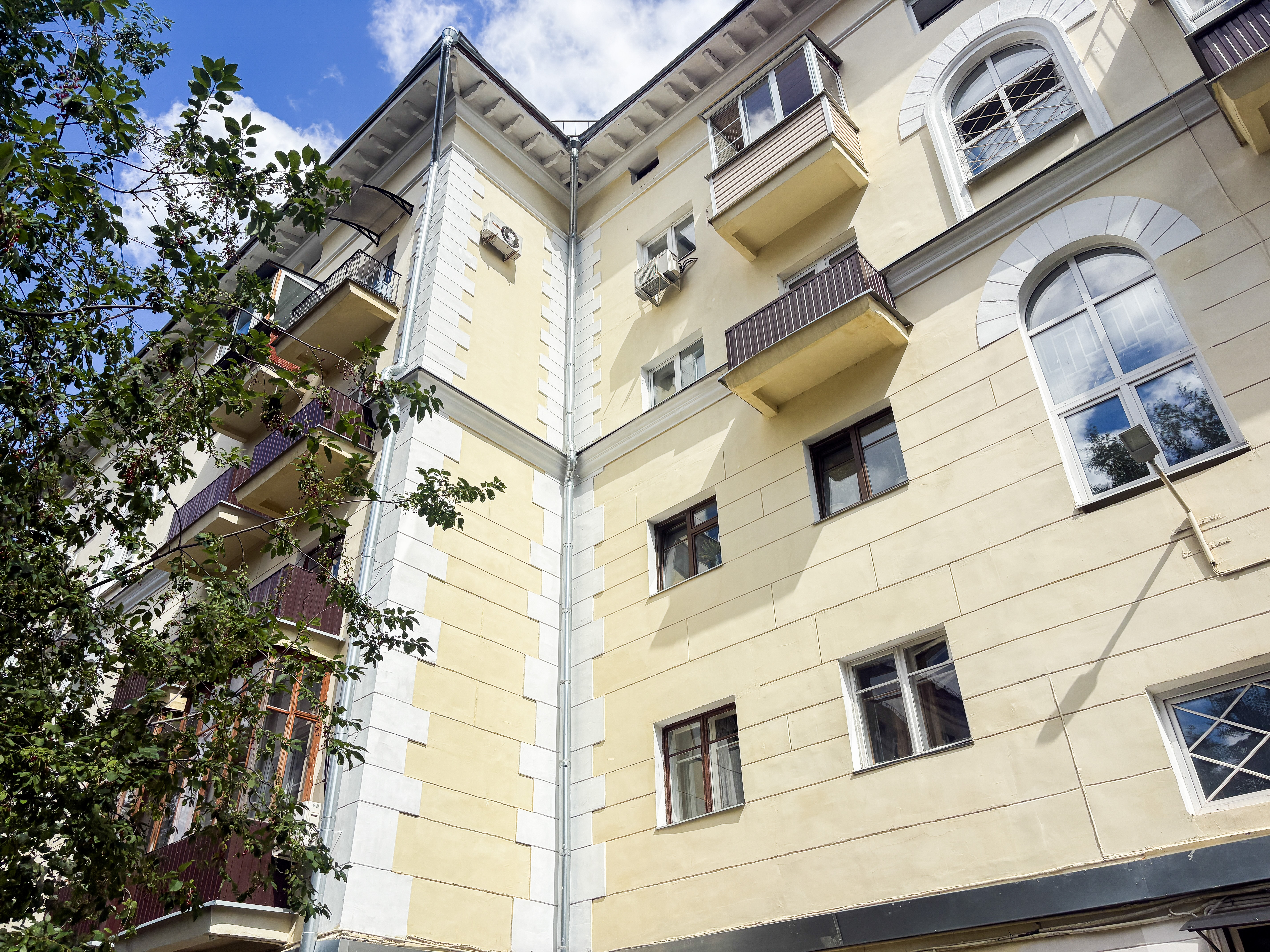 Лифты заменят в трех домах постройки первой половины ХХ века
