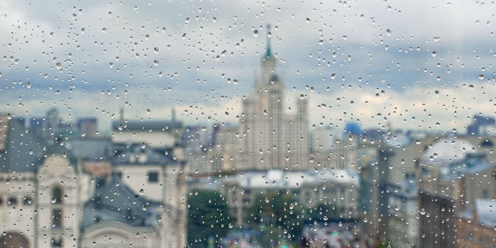 «Желтый» уровень опасности из-за грозы объявлен в Москве на вторник