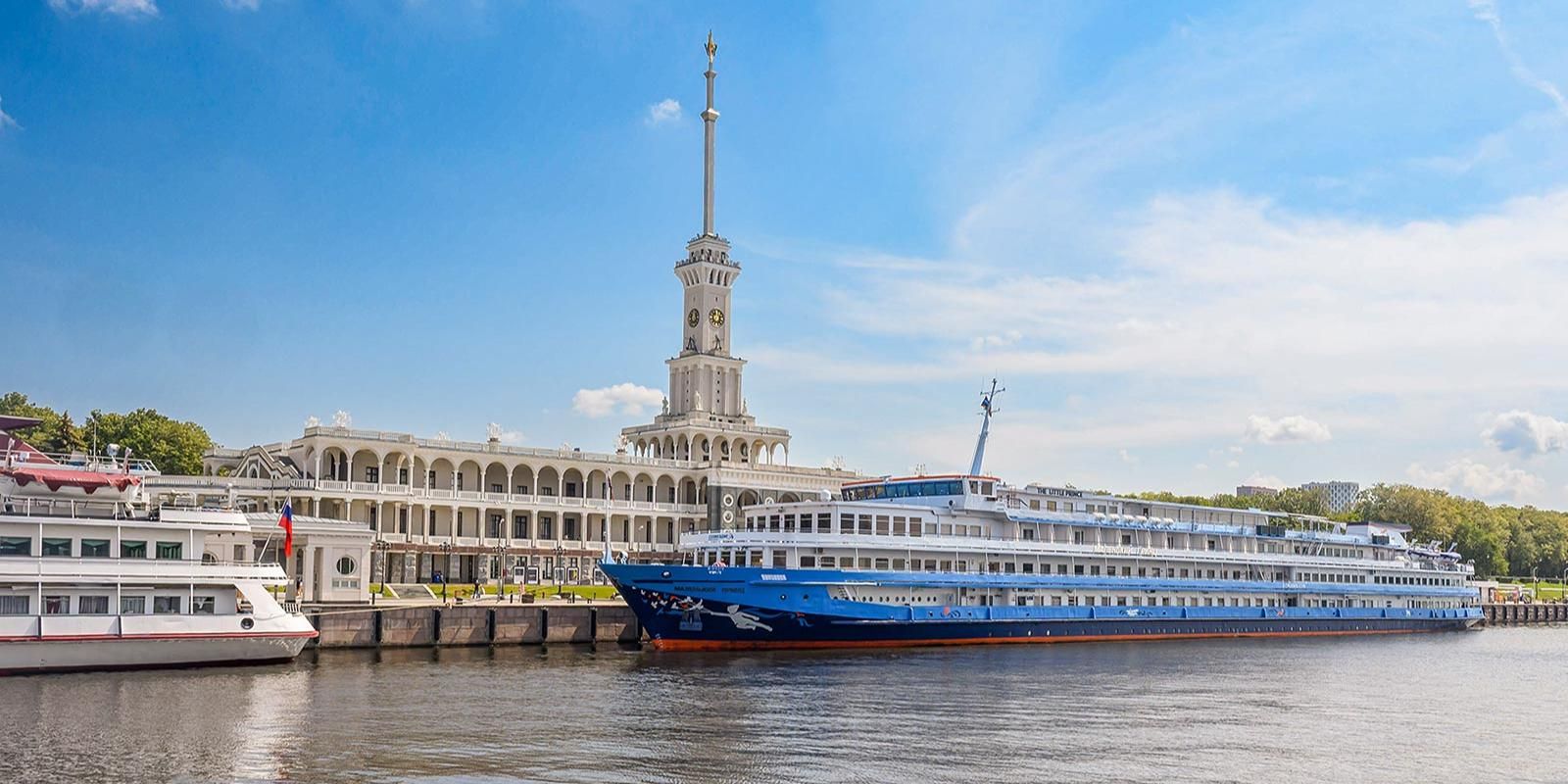 Более 90 тыс. пассажиров отправились в круизы с речных вокзалов Москвы за три месяца