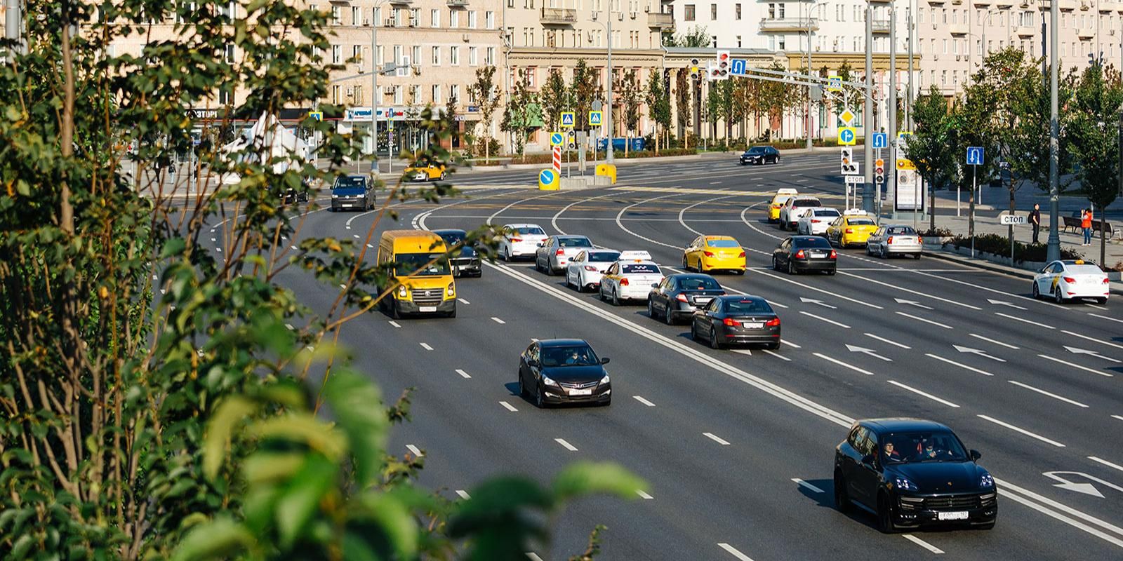 Движение для автомобилистов улучшили на 38 участках столичных дорог
