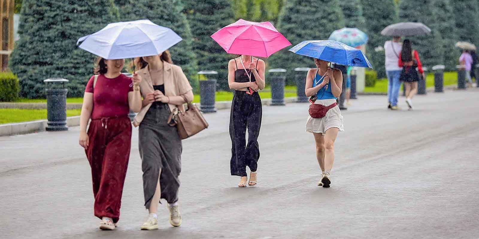 «Желтый» уровень опасности из-за дождя объявлен в Москве до четверга