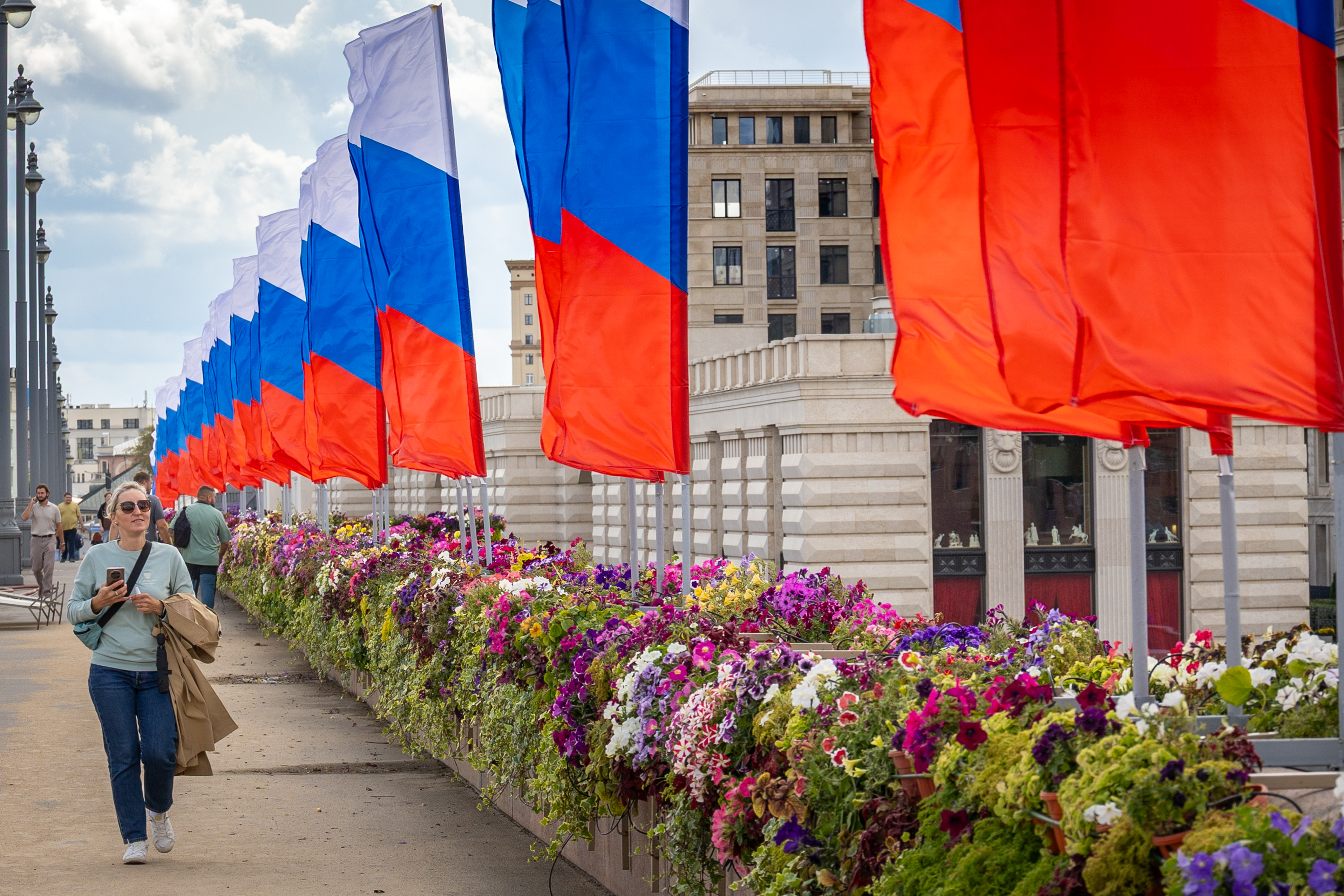 Украшение Москвы ко Дню флага