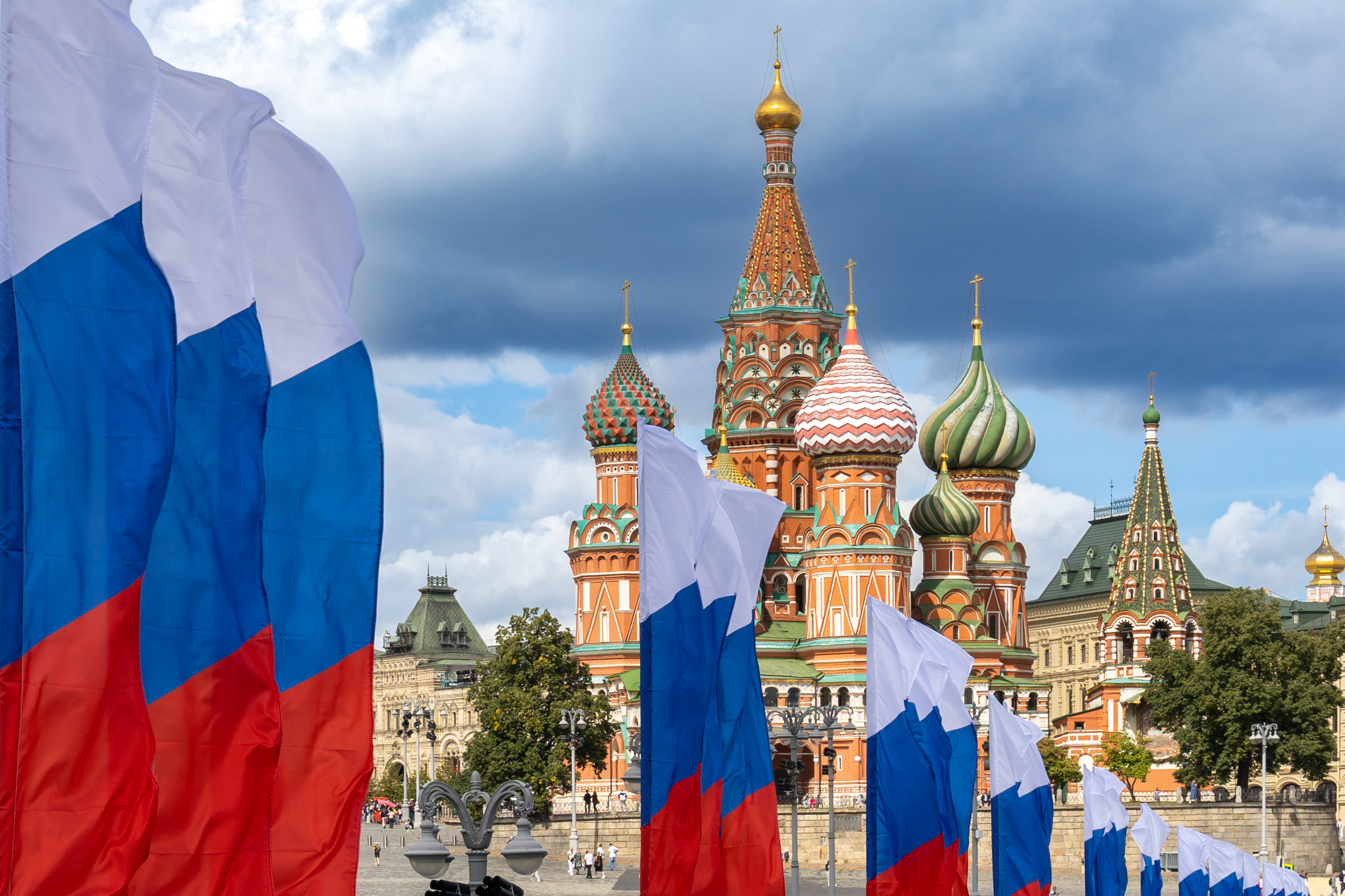 Украшение Москвы ко Дню флага