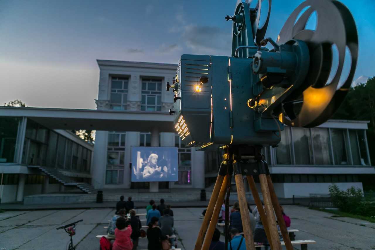 На ВДНХ запустят киноаттракцион «Видеоспиннер 360»