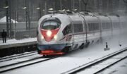 Свыше 100 единиц спецтехники ликвидирует на МЖД последствия снегопада