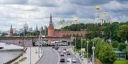 Ремонт дорожного покрытия стартовал на Москворецкой набережной