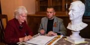 Родные защитников страны передают семейные реликвии в Музей Победы