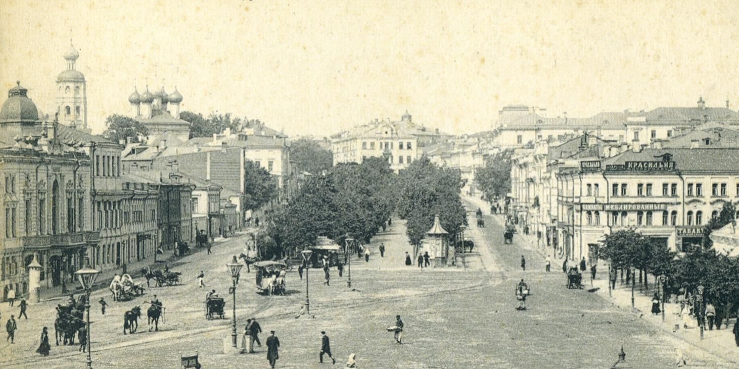 Фотовыставка к юбилею издания книги «Москва и москвичи» открылась на Трубной площади