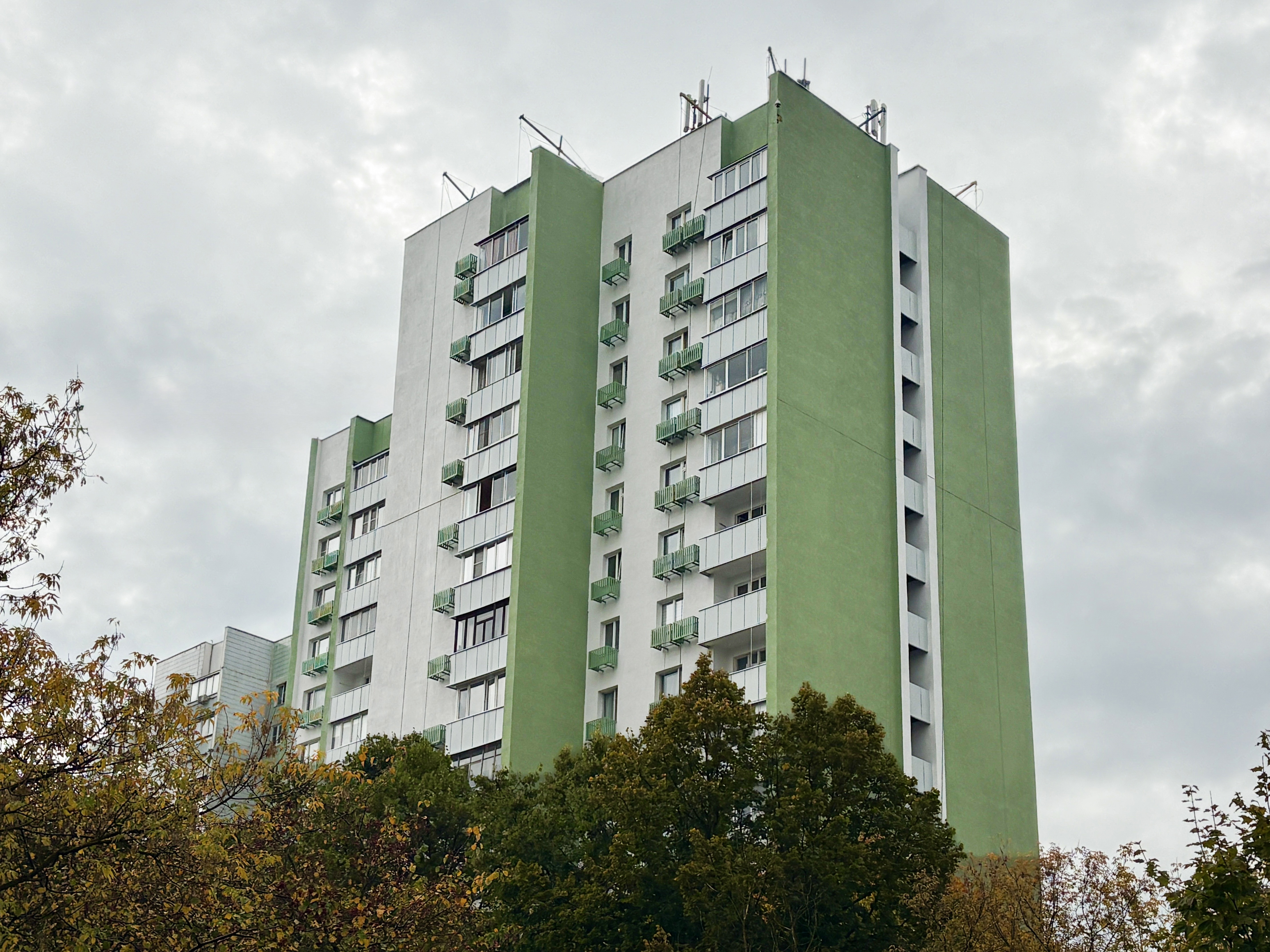 В районе Кунцево проходит капитальный ремонт дома по современной технологии с масштабной модернизацией