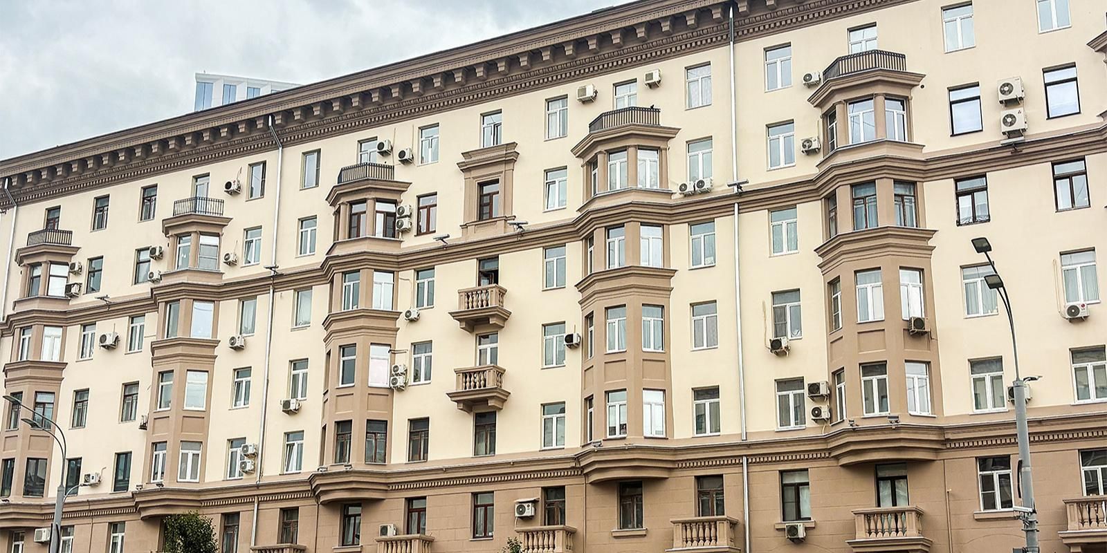 Около 30 жилых домов с эркерами капитально отремонтируют в этом году в Москве