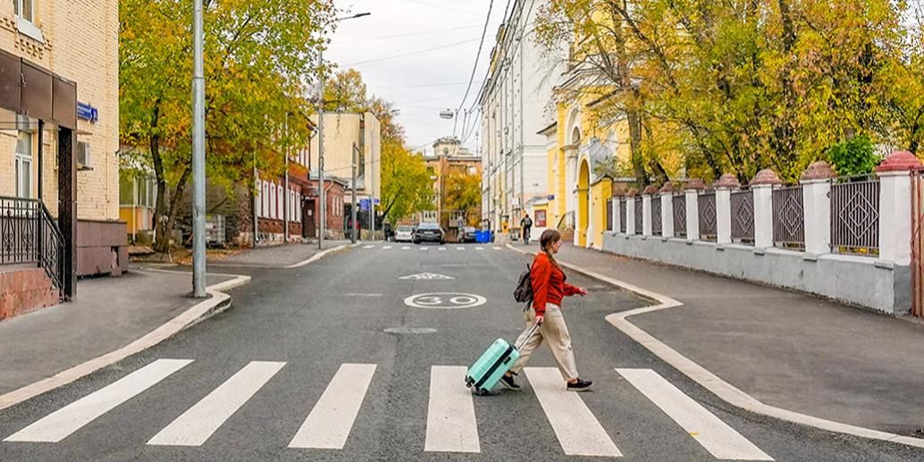 Комплексное благоустройство провели в Малом Предтеченском переулке