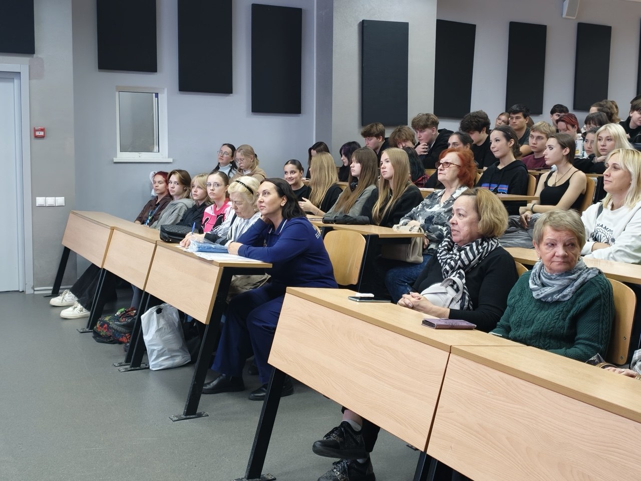 Более 100 человек приняли участие во встрече по профилактике мошенничества в районе Коньково