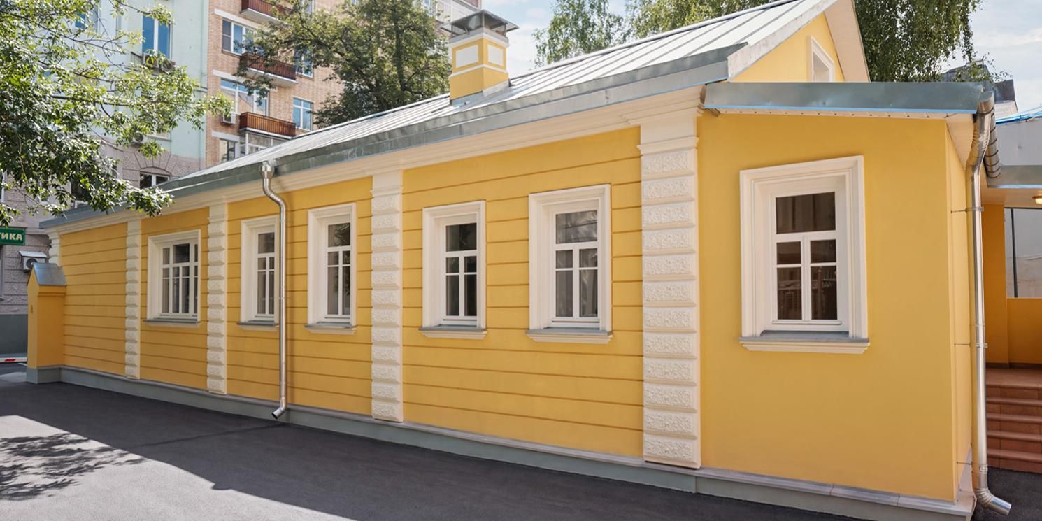 В Сивцевом Вражке отреставрировали дом, где жил молодой Лев Толстой