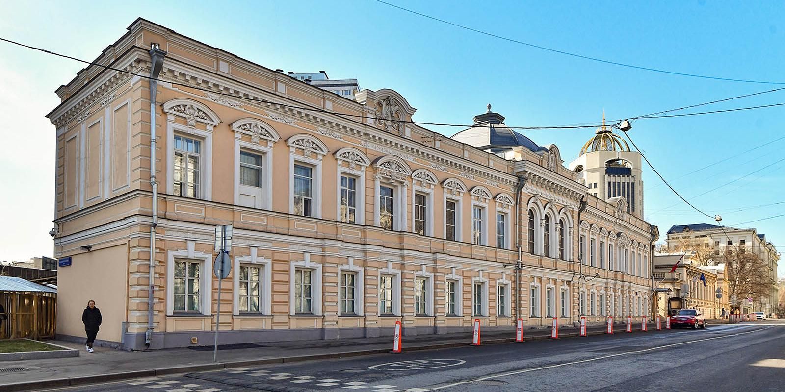 Реставрация фасадов усадьбы Грачевых началась на Поварской улице в Москве