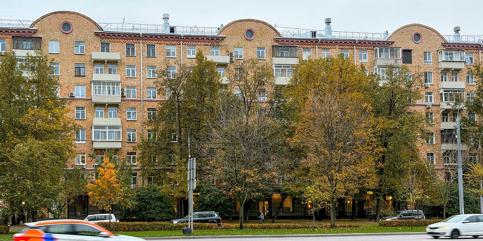 В Москве в программу капремонта вошли восемь домов с круглыми окнами